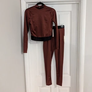 Conjunto de entrenamiento de 2 piezas Haute Monde Juniors MEDIANO atletismo elástico top y leggings - Imagen 1 de 8