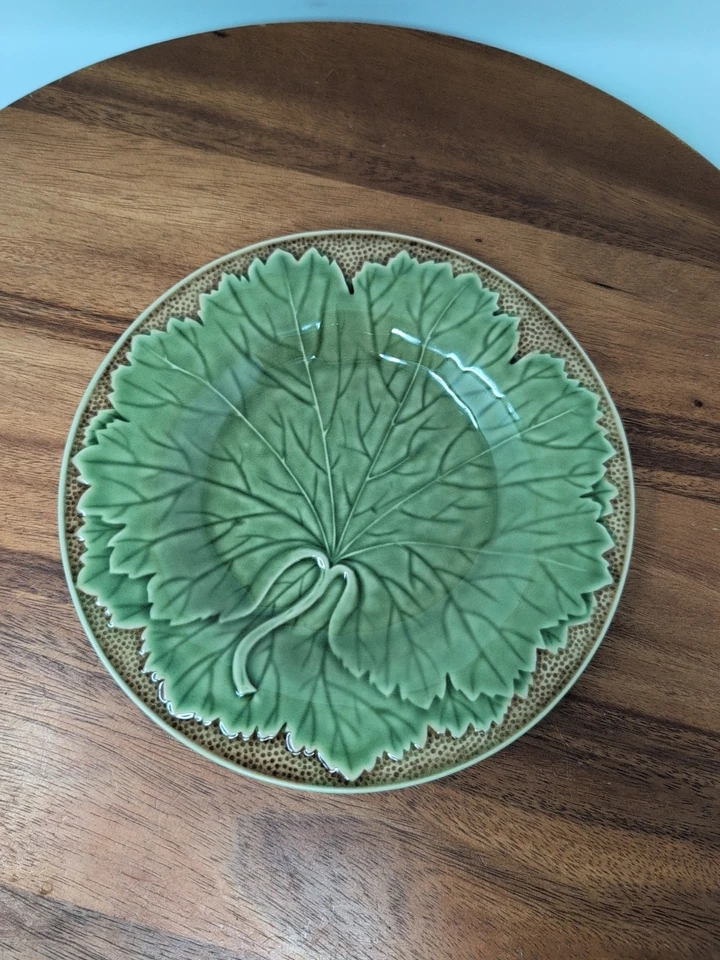 8" Bordallo Pinheiro Salad Plate Dish Majolica Lettuce Bed Cabbage Portugal Vtg