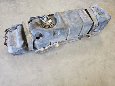 04-10 Silverado Sierra 2500 USADO OEM PLATÓN LARGO Diesel Tanque de combustible 24 gal 15292927 Foto 1 de 4