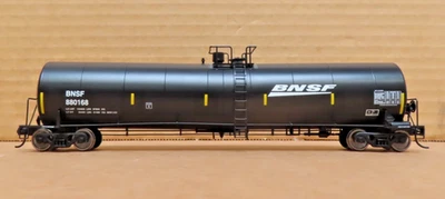 Walthers 910-48211 HO BNSF Trinity 25,000-Gallon Tank Car Ready to Run #880168 - Image 1 of 3