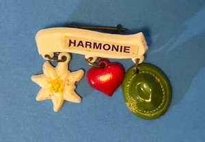 VINTAGE AUSTRIA GERMAN BAVARIA HARMONIE OKTOBERFEST PLASTIC HAT/LAPEL PIN - Picture 1 of 4