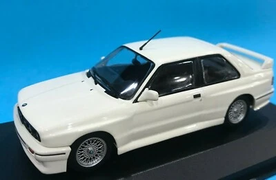 modellino BMW M3 E30 Maxichamps 1:43 Auto Sport Corsa Die-cast Bianco Speed cars - Immagine 1 di 4