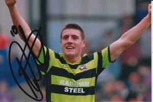 SCUNTHORPE UNITED HAND SIGNED BOBBY GRANT 6X4 PHOTO. - Picture 1 of 1