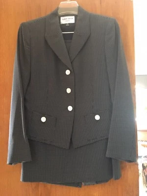 Traje de mujer Albert Nipon talla 12P negro con diseño tostado Foto 1 de 4