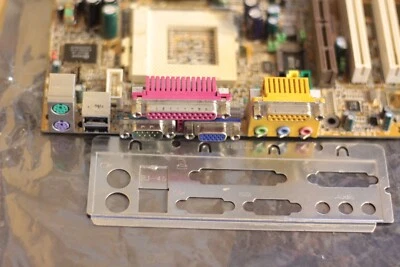 Msi Ms6178 1.1 Socket PGA 370 ATX motherboard PCI SD audio VGA intel chipset - Image 1 of 4