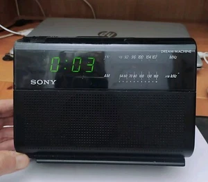 "Sony Dream Machine Radio Sveglia AM/FM Vintage – Non Perfetta, Funziona" - Foto 1 di 5