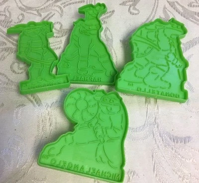 Juego completo de 4 cortadores de galletas Teenage Mutant Ninja Turtles 1990 vintage Foto 1 de 4