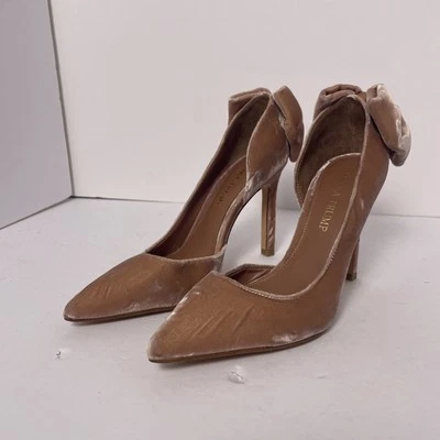 Ivanka Trump Elegantes Tacones de Gamuza Rosa Punta con Lazo Talla 7 Foto 1 de 4