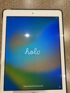 Apple iPad 5th Gen White Wi-Fi  128GB 9.7" iPadOS Tablet - Very Slowww - Picture 1 of 5