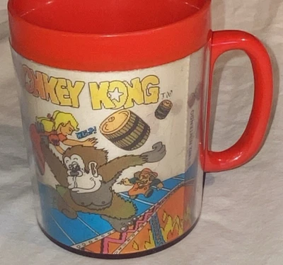 Vtg NINTENDO DONKEY KONG 1982 3D MUG Arcade Video Game RARE 80s Gamer GOLDEN AGE - Image 1 of 4