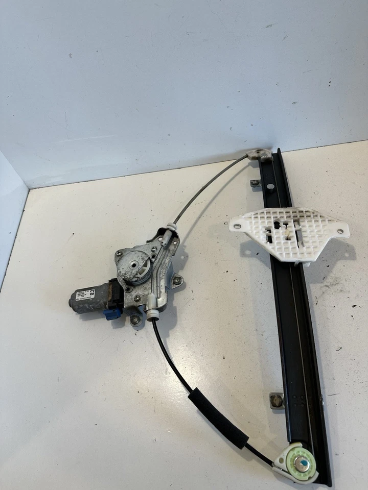 Chevrolet Captiva Window Regulator Rear Right 96627082 Genuine 2010 Rhd - Image 1 of 2