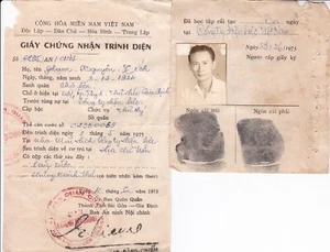Saigon 1975 Enregistrement à la Police par les Communistes Vietnam du Sud Asie - Picture 1 of 2