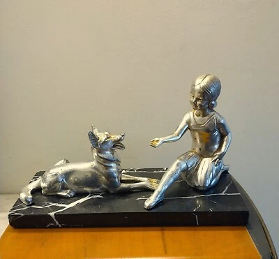 JEUNE FILLE ET SON CHIEN REGULE SUR MARBRE ART DECO - Photo 1/4