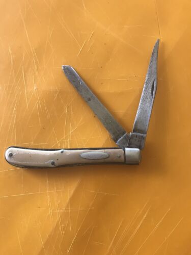 CASE KNIFE#32048 IN USED CONDITION…SLOT 32