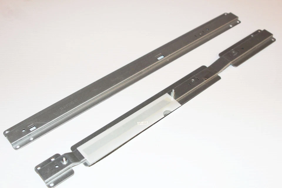 Estuche interno soportes metálicos - Insignia 42" LCD televisión NS-L42Q-10A TV Foto 1 de 4