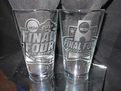 2016 2018 FINAL FOUR NATIONAL CHAMPION VILLANOVA WILDCATS ETCHED PINT GLASSES 2 Cover