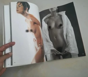 Fotografia corpo umano NUDO libro artistico fotolibro ragazza bellezza modello collezione - Foto 1 di 4