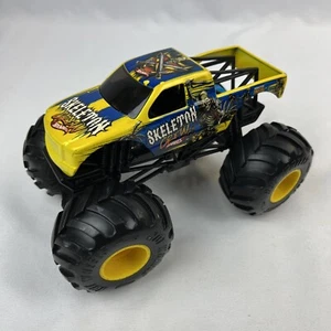 Hot Wheels Monster Truck Toy 1:24 tripulación esqueleto Mattel 2015 - Imagen 1 de 8