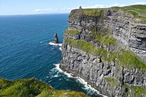 THE CLIFFS OF MOHER IRLAND POSTER 24 X 36 Inches BEAUTIFUL SCENIC LANDSCAPE! - Picture 1 of 2