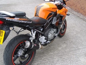 Lata de escape para motocicleta HYOSUNG GT250R / GT250 COMET negra GP PRO RACE - Imagen 1 de 6