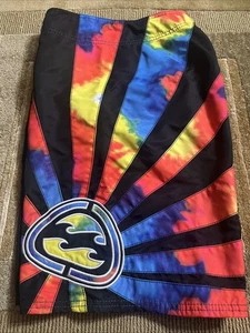 BILLABONG ANDY IRONS SIGNATURE RISING SUN 33” TIE DYE RARE BOARDSHORTS FCS KEY - Bild 1 von 7