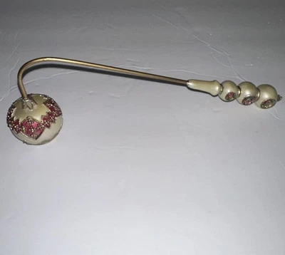 Винтажные рождественские роскошные украшения 1999 Boston Warehouse Candle Snuffer 10 дюймов  - Изображение 1 из 4