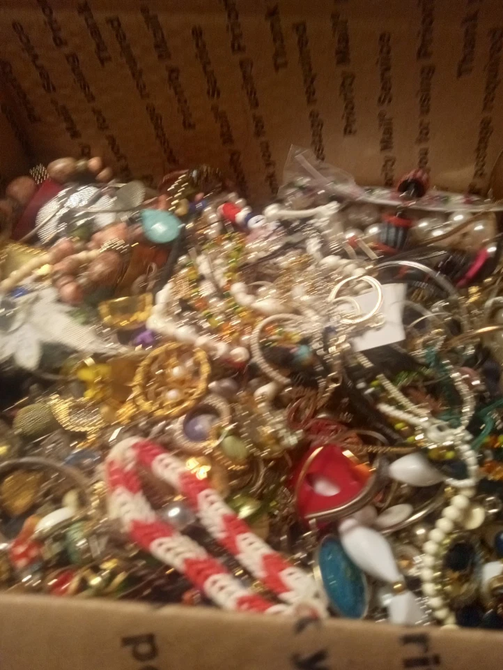 Lote de 7 libras de bisutería chatarra roto enredado reutilización reparación artesanía lote 28 Foto 1 de 4