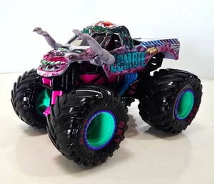 SPIN MASTER MONSTER JAM - NITRO NEON ZOMBIE  1/64 - LOOSE - Picture 1 of 7