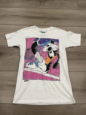 Camiseta Blanca Tenis Disney Prince Goofy Vintage Años 90 Puntada Única Disney Talla Pequeña Foto 1 de 4
