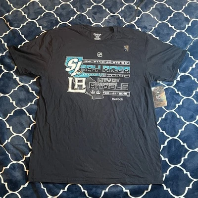 2015 NHL Stadium Series San Jose Sharks LA Kings 官方 T 恤全新带标签,尺寸 L — 第 1/4 张图片