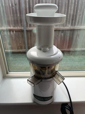 Omega VRT330 Dual-Stage Vertical Single-Auger Low-Speed Juicer - Image 1 of 4