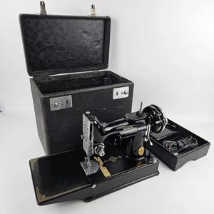 Antique 1938 SINGER FEATHERWEIGHT 221-1 SEWING MACHINE - Picture 1 of 24
