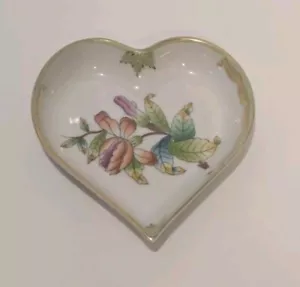 1950s Herend Porcelain Rothschild Heart Shape Trinket Dish Hungary Vintage ~10cm - Foto 1 di 4
