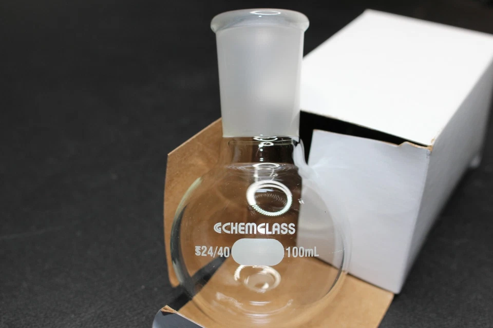 100 ml Heavy Wall Round Bottom Flask RBF 24/40 Outer Chemglass CG-1506-05 NEW.