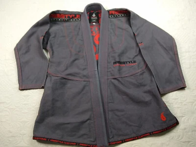 Kimono Freestyle Customs Marial Arts Gear Signature Series para hombre A2 sin cinturón Foto 1 de 4