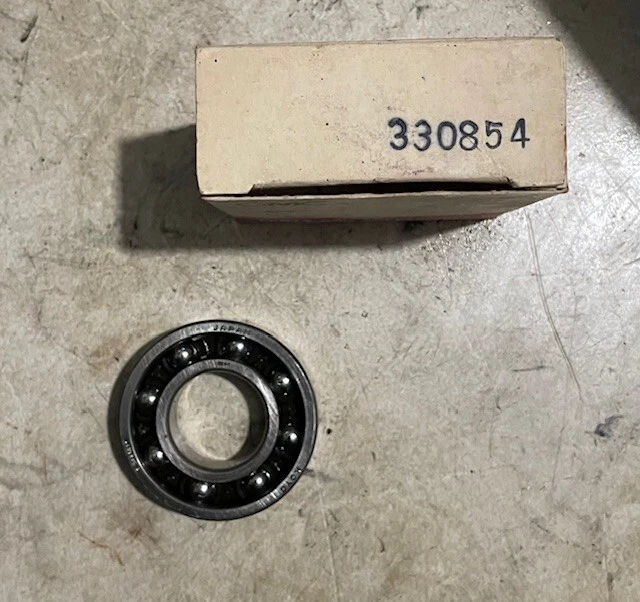 1 NOS EVINRUDE Johnson  outboard  120-300 HP 1985-Up Lower Main Bearing 330854 - Image 1 of 1