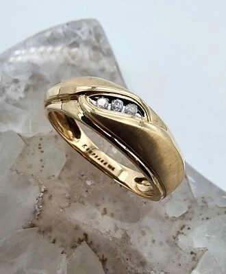 10k .417 Yellow Gold Keepsake .03 ctw 3 Diamond Band Sz 11.5 Ring Au 24125 - Image 1 of 4
