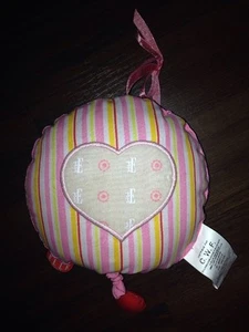 Elle Bebe Spieluhr CWF Herz Rot Pink Rosa Gestreift Melodie Baumwolle Plüsch - Bild 1 von 2