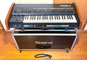 Roland Jupiter-4 Synthesizer - Picture 1 of 10
