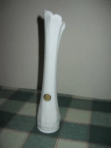 Auténtico jarrón Westmoreland vidrio de leche con paneles de uva oscilante 9""-10"" con pegatina - Imagen 1 de 8