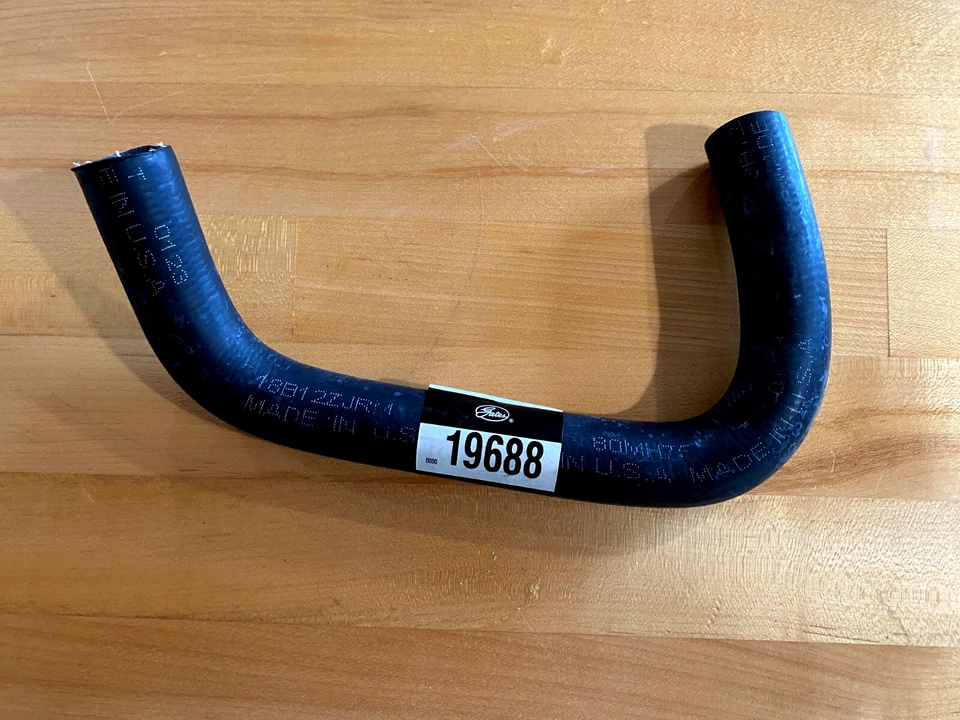 盖茨 19688 模制加热器软管 1993 - 1998 年林肯 Mark VIII — 第 1/1 张图片