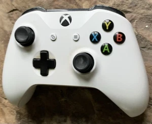 Microsoft Xbox One Controller. White. Not Tested - Picture 1 of 5
