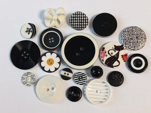 Knöpfe weiß schwarz Mischung Konvolut Basteln - Bild 1 von 1