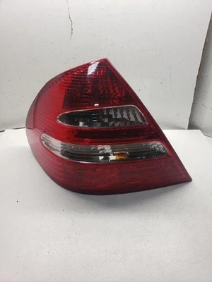 Luz trasera del conductor tipo 211 sedán E500 para 03-06 MERCEDES CLASE E 1437543 Foto 1 de 4