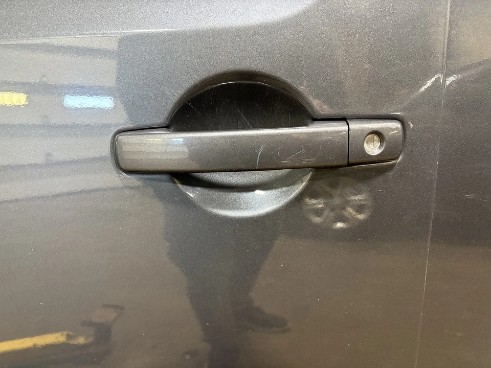 Used Front Left Exterior Door Handle fits: 2012 Nissan Pathfinder assembly door - Image 1 of 4