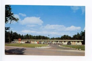 Manistique MI City Motel Old Cars Postcard - Picture 1 of 1