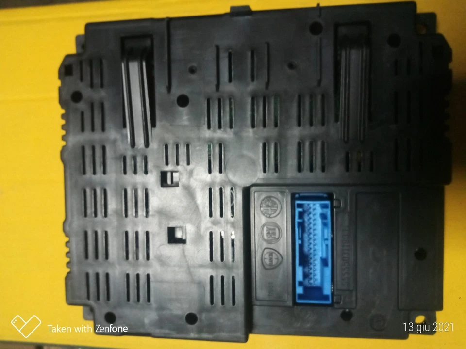 Centralina Blue&Me - Fiat new panda dal 2012 al 2016 ORIGINALE  - Immagine 1 di 3