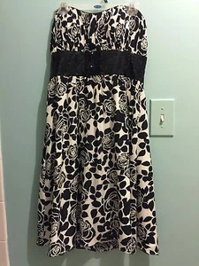 White House Black Market White strapless cocktail dress RUCHED bust Size 2 - Picture 1 of 4