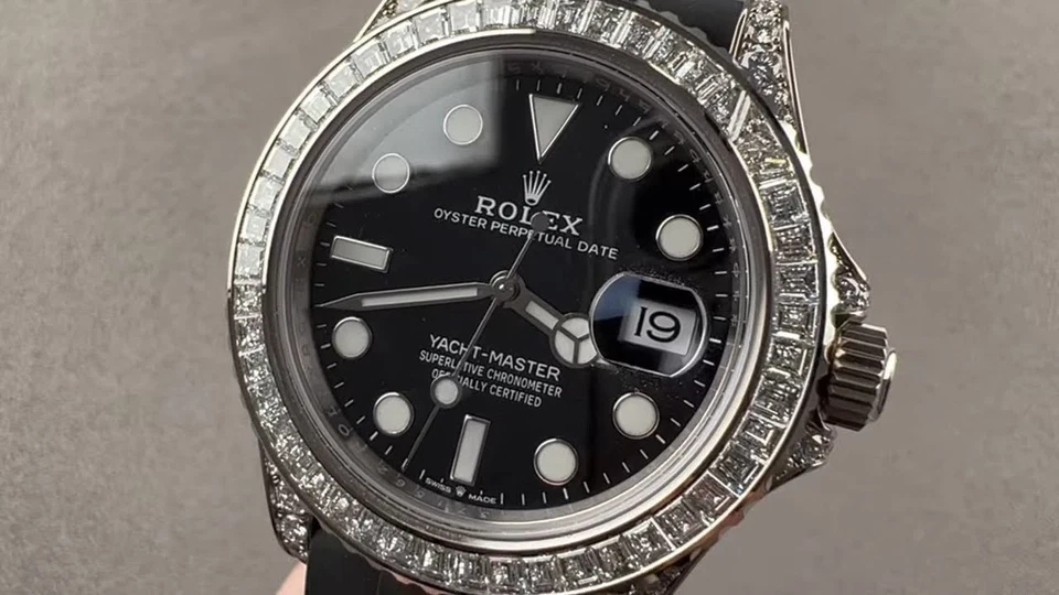 Rolex Yacht-Master 42 226679TBR oro blanco esfera negra bisel de diamantes Foto 1 de 4