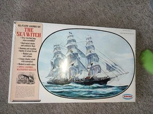 Aurora Vintage Ship V Model The SEA WITCH NEW SEALED 1972 - Picture 1 of 6